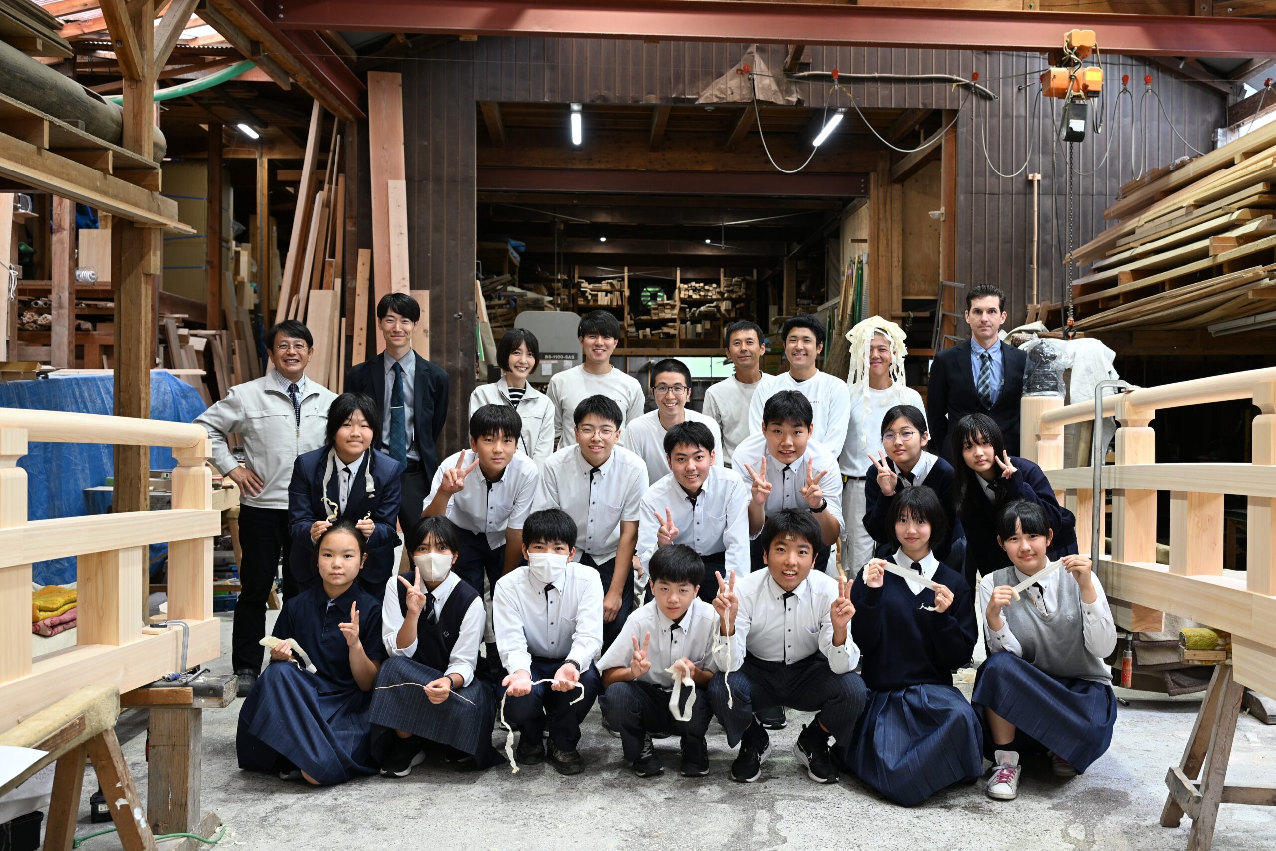『広島なぎさ中学校』の2年生14名が、工房見学にお越しくださいました！