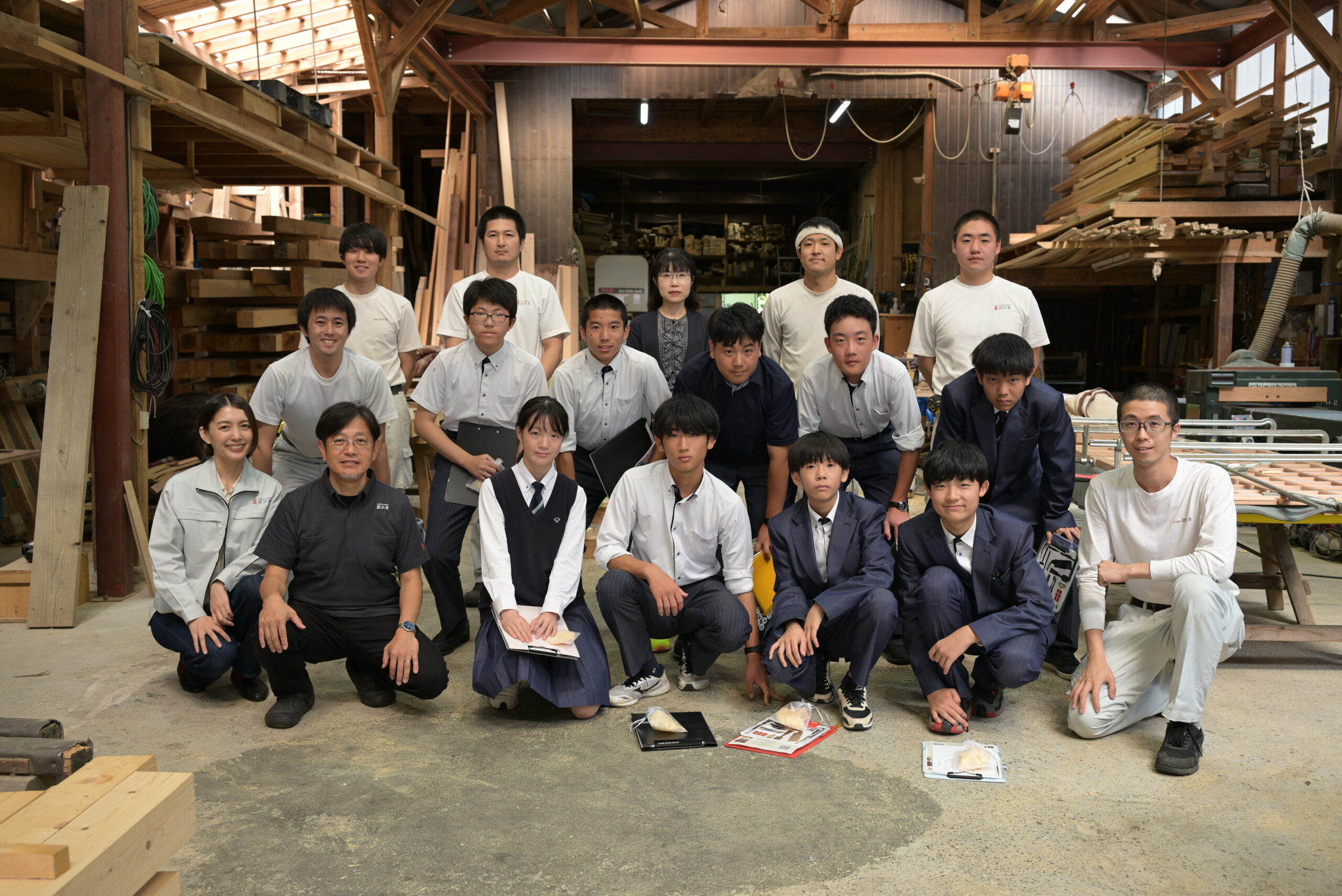 『広島なぎさ中学校』のみなさま9名が、社寺建築の勉強と鉋掛け体験にお越しくださいました！