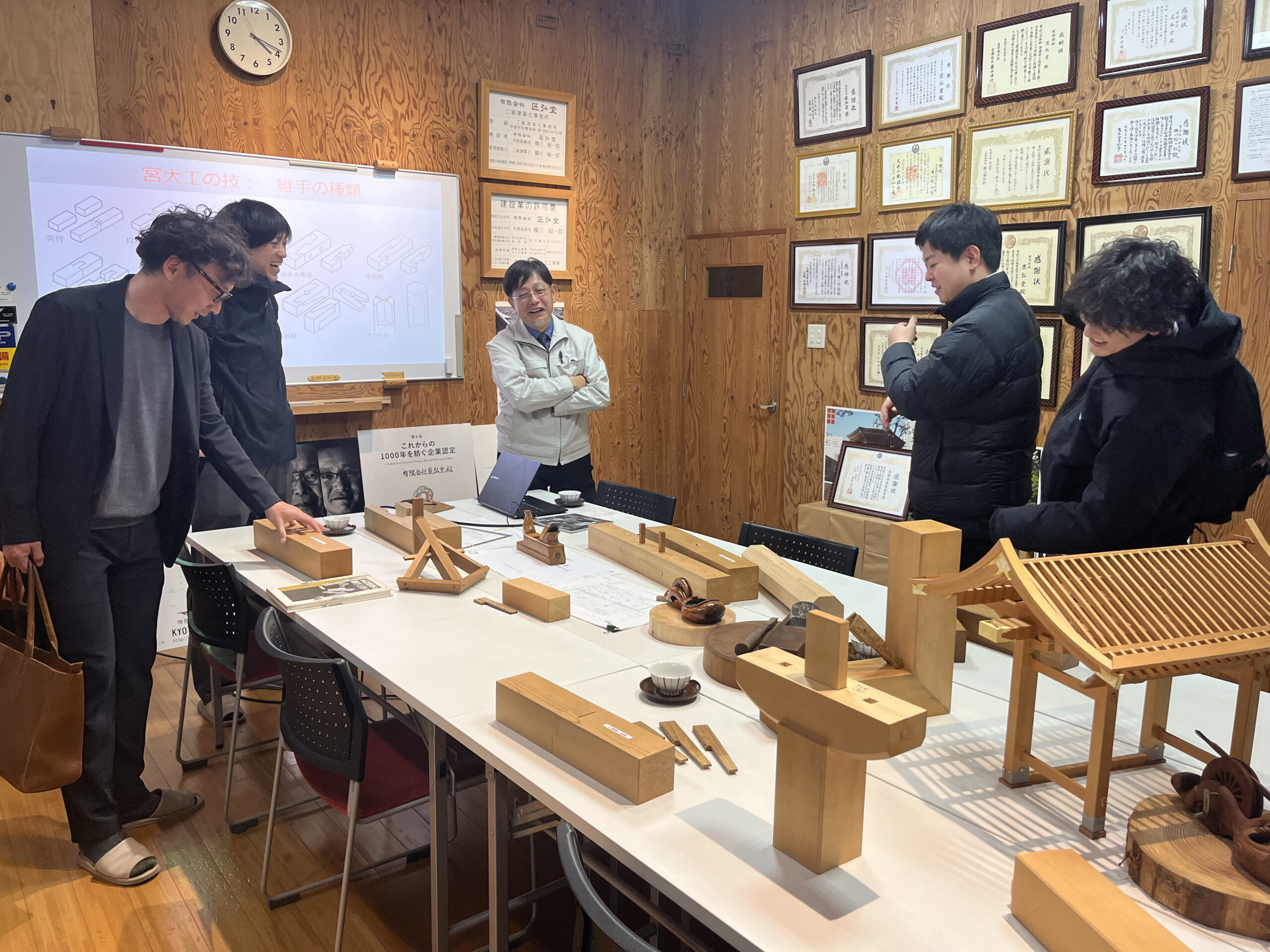 『豊田合成株式会社』にて設計部門を担当されている4名の社員様が、工房見学にお越しくださいました。