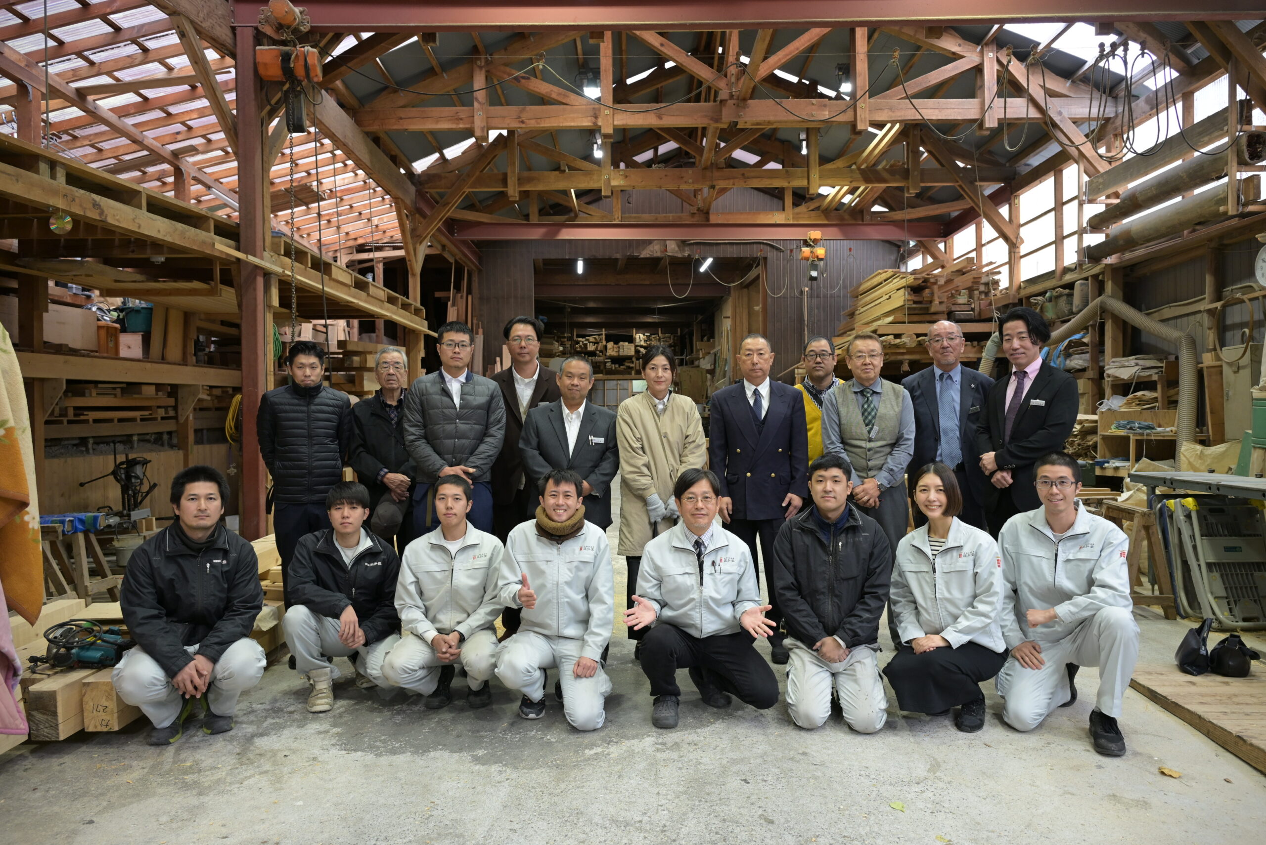 ユニオン株式会社（タクシー会社様）の社員様11名が、勉強会の一環で工房見学にお越しくださいました！